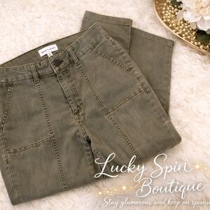 𝓞𝓵𝓲𝓿𝓲𝓪’𝓼 𝓔𝓯𝓯𝓸𝓻𝓽𝓵𝓮𝓼𝓼 𝓢𝓽𝔂𝓵𝓮
𝓖𝓲𝓫𝓼𝓸𝓷 𝓛𝓪𝓽𝓲𝓶𝓮𝓻 𝓞𝓵𝓲𝓿𝓮 𝓢𝓴𝓲𝓷𝓷𝔂 𝓙𝓮𝓪𝓷𝓼
𝓢𝓲𝔃𝓮 10